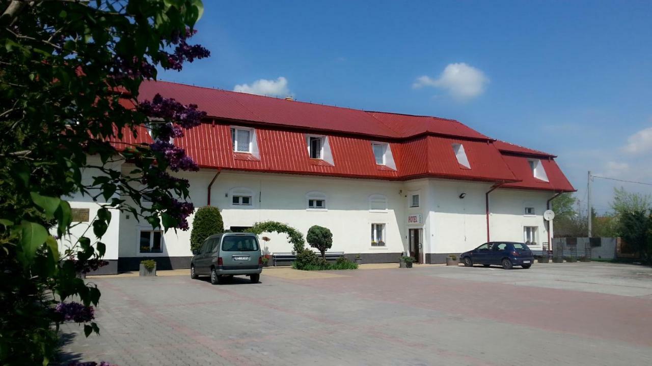 Hotel Faho Przemyśl Exterior foto